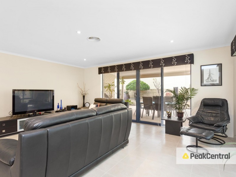 5 Correa Pass, Success WA 6164