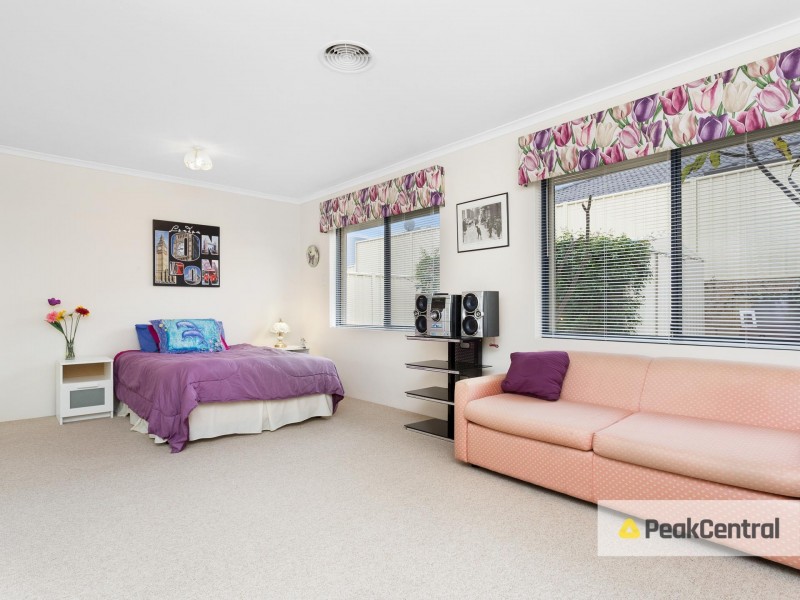 5 Correa Pass, Success WA 6164