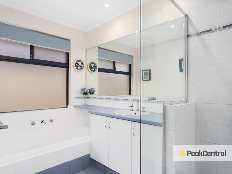 5 Correa Pass, Success WA 6164