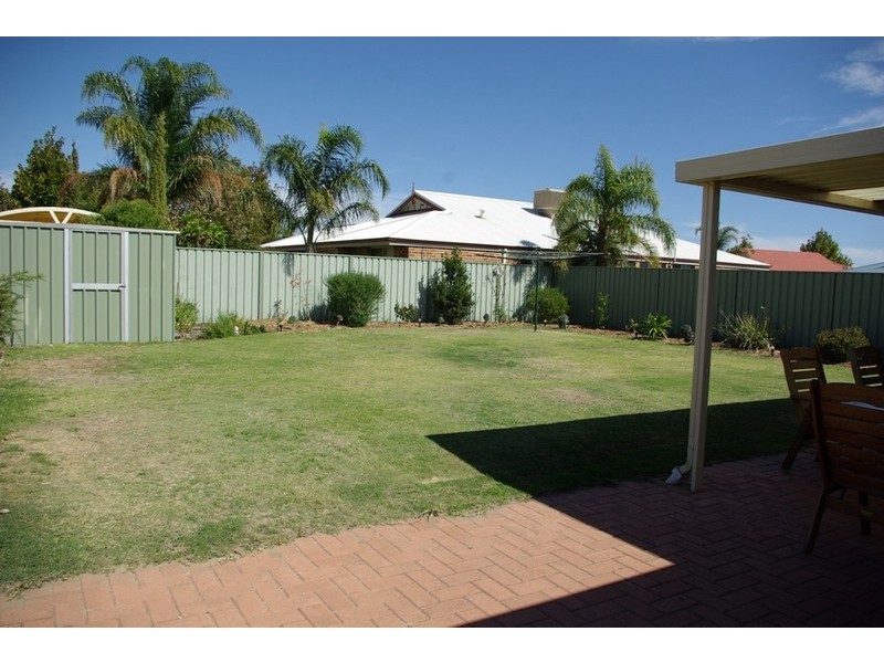 8 Hedges Retreat, Atwell WA 6164