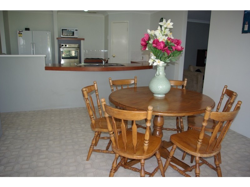 8 Hedges Retreat, Atwell WA 6164