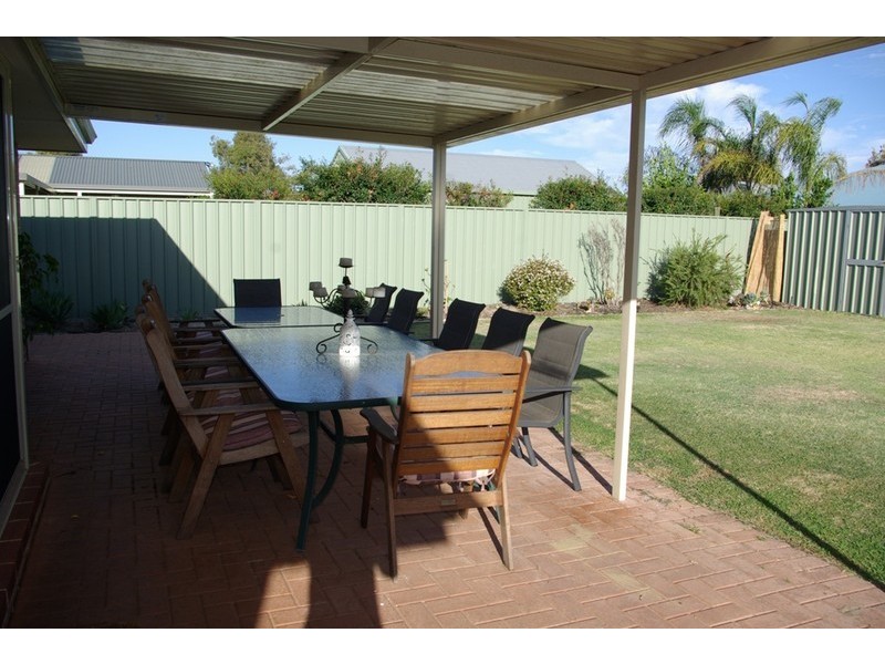 8 Hedges Retreat, Atwell WA 6164