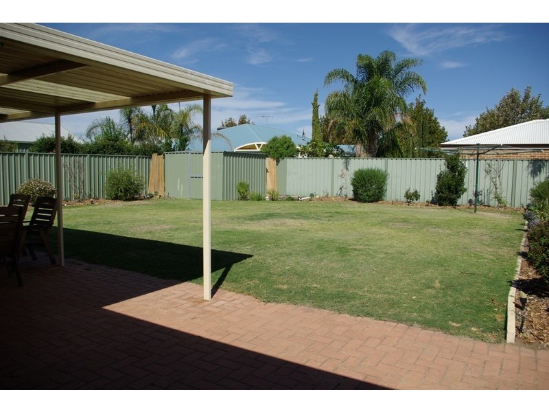 8 Hedges Retreat, Atwell WA 6164