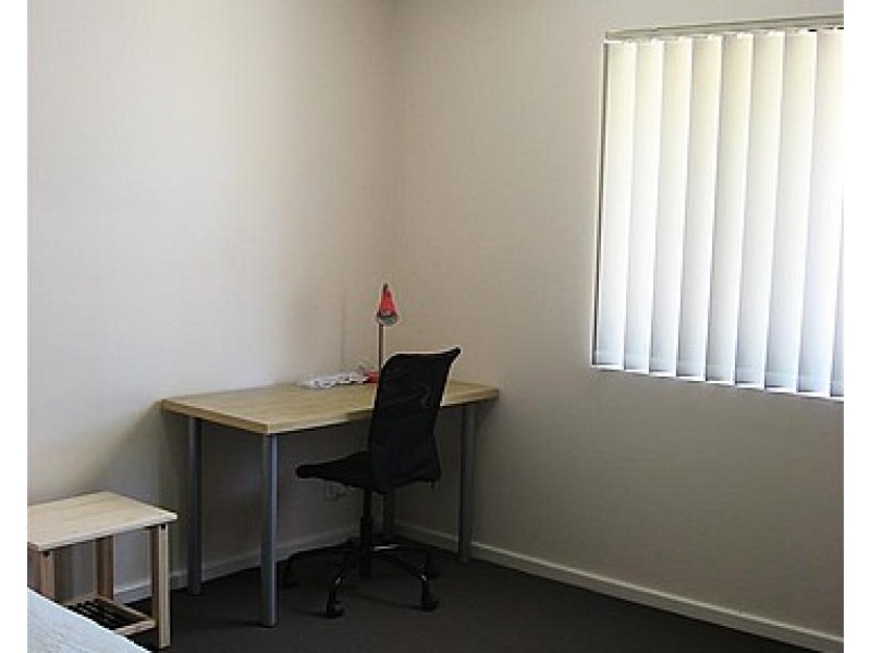 Room 5 – 41 Davies Crescent, Kardinya WA 6163