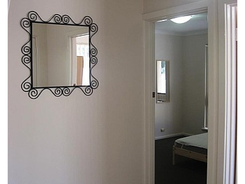 Room 5 – 41 Davies Crescent, Kardinya WA 6163