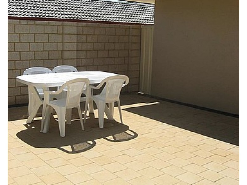 Room 5 – 41 Davies Crescent, Kardinya WA 6163