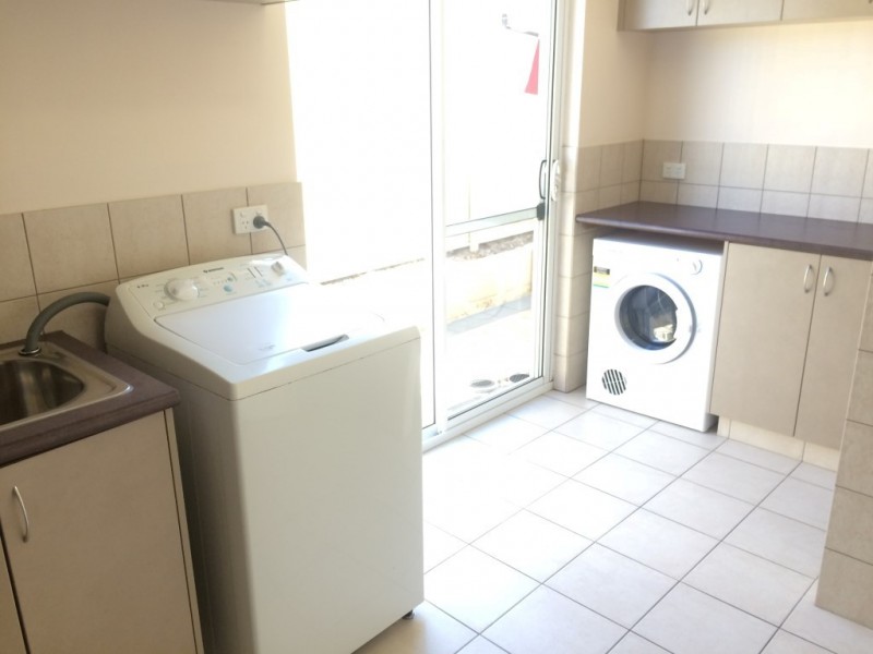 Room 1 – 41a Davies Crescent, Kardinya WA 6163