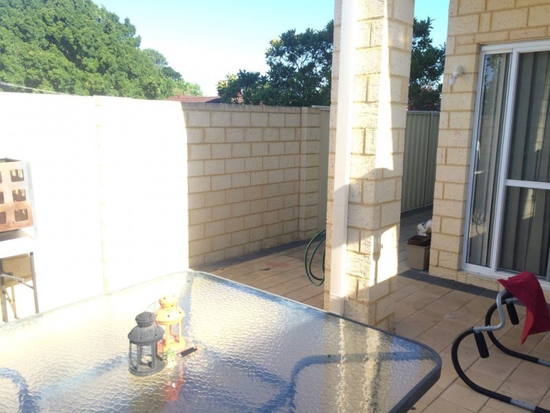 Room 1 – 41a Davies Crescent, Kardinya WA 6163