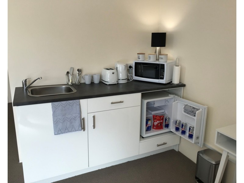 Room 6- 41a Davies Crescent, Kardinya WA 6163
