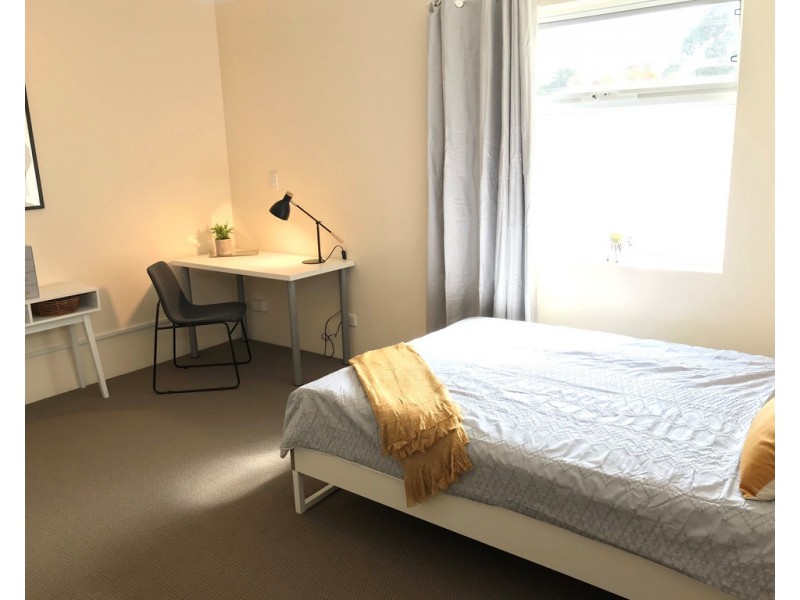 Room 6- 41a Davies Crescent, Kardinya WA 6163