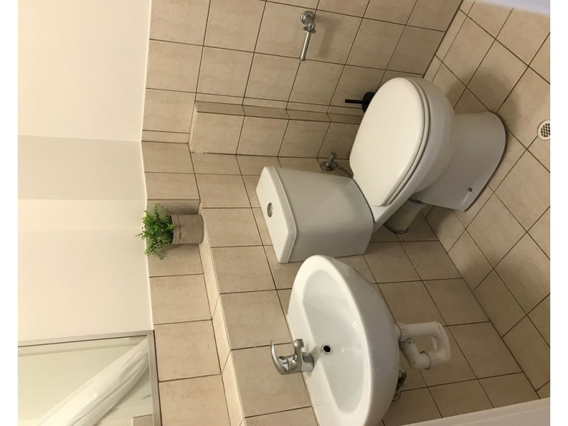 Room 6- 41a Davies Crescent, Kardinya WA 6163