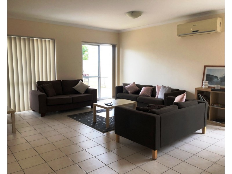 Room 6- 41a Davies Crescent, Kardinya WA 6163