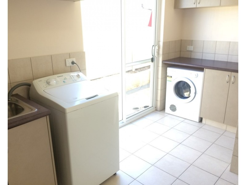 Room 6- 41a Davies Crescent, Kardinya WA 6163