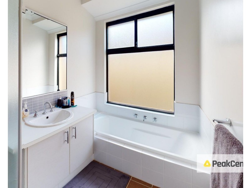 292 Wright Road, Harrisdale WA 6112