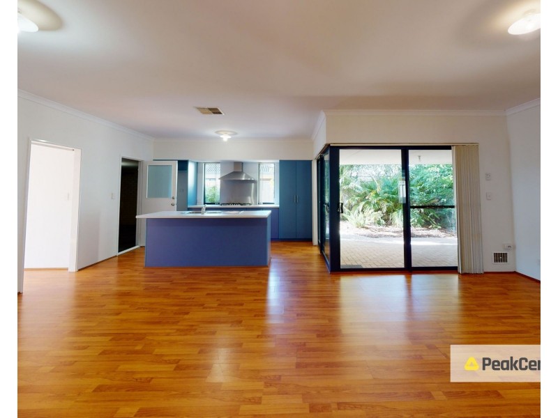 6 Willerin Loop, Success WA 6164