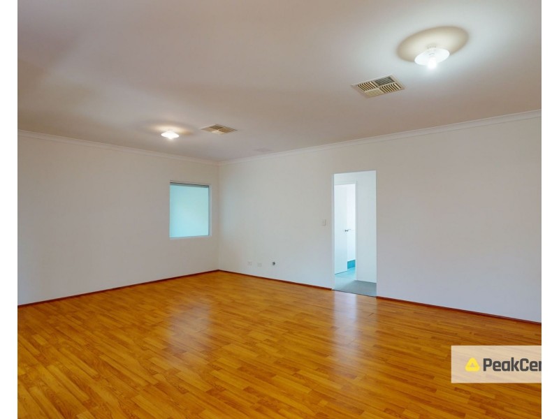 6 Willerin Loop, Success WA 6164