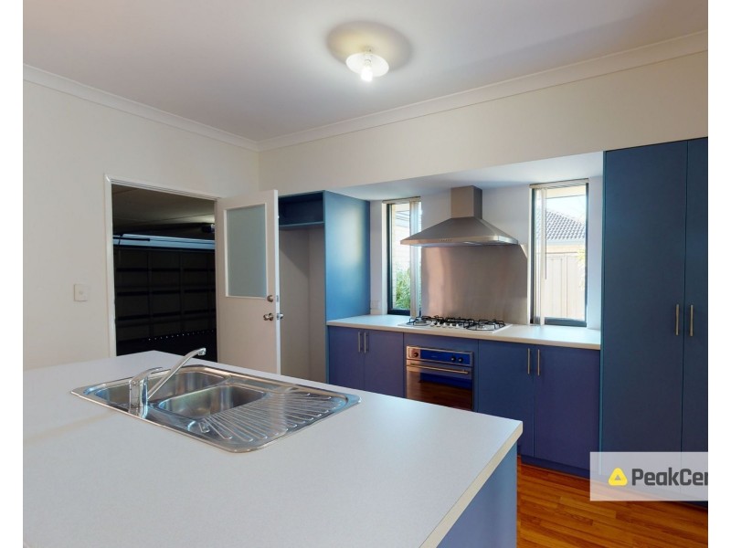 6 Willerin Loop, Success WA 6164