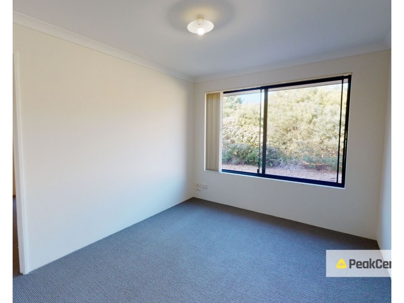 6 Willerin Loop, Success WA 6164