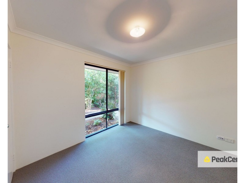 6 Willerin Loop, Success WA 6164