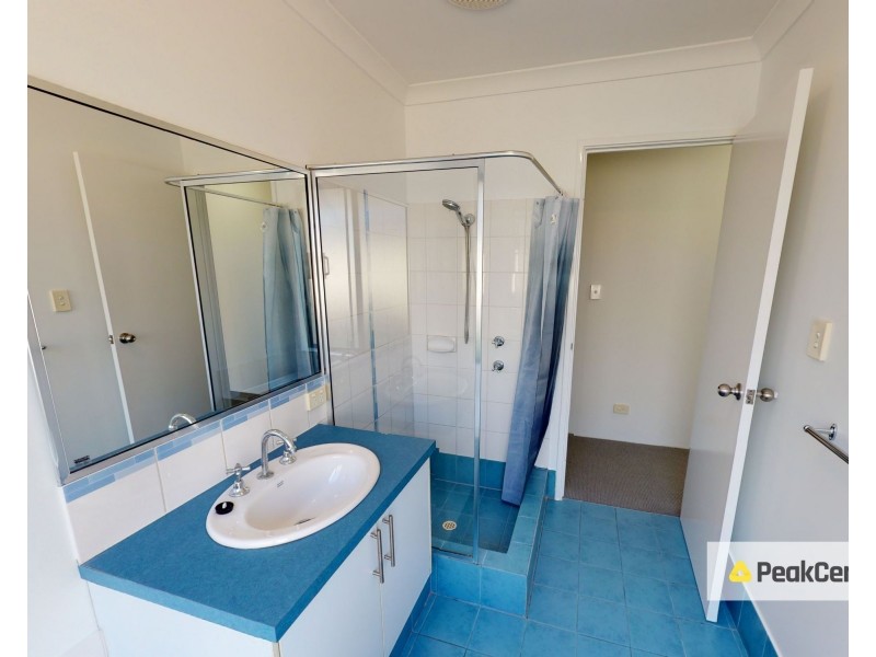 6 Willerin Loop, Success WA 6164