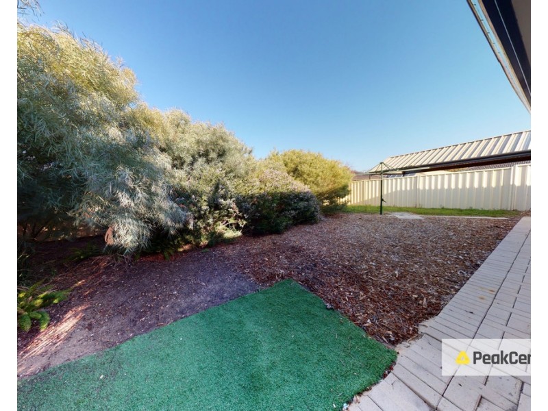 6 Willerin Loop, Success WA 6164