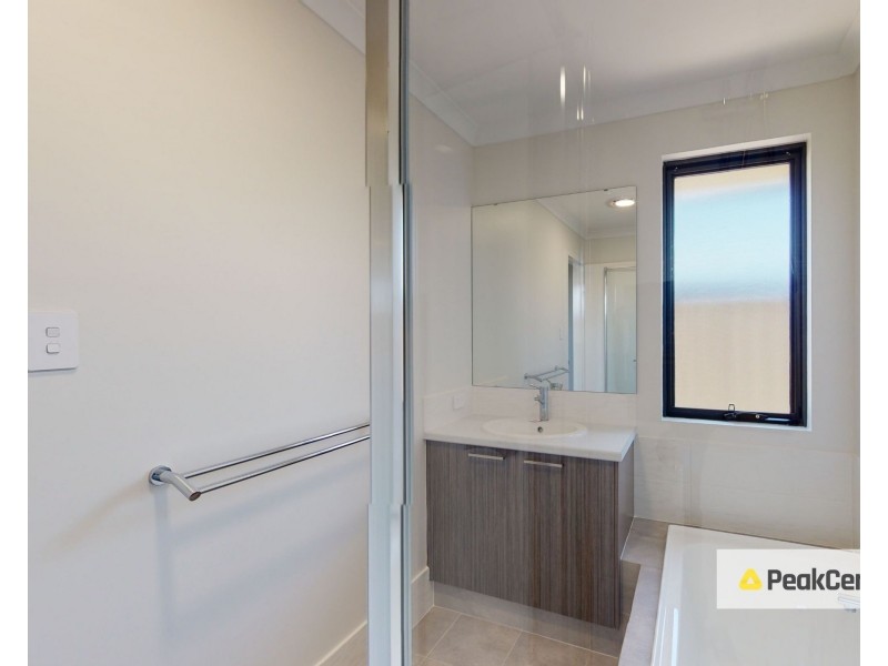 4 Worthington Circuit, Wellard WA 6170