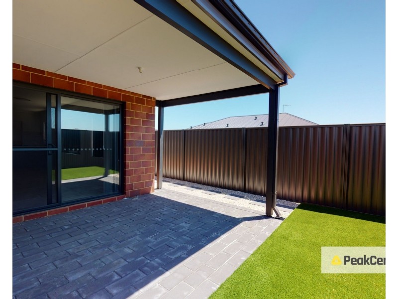 4 Worthington Circuit, Wellard WA 6170