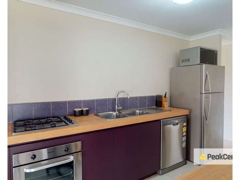8 Nenagh Close, Orelia WA 6167