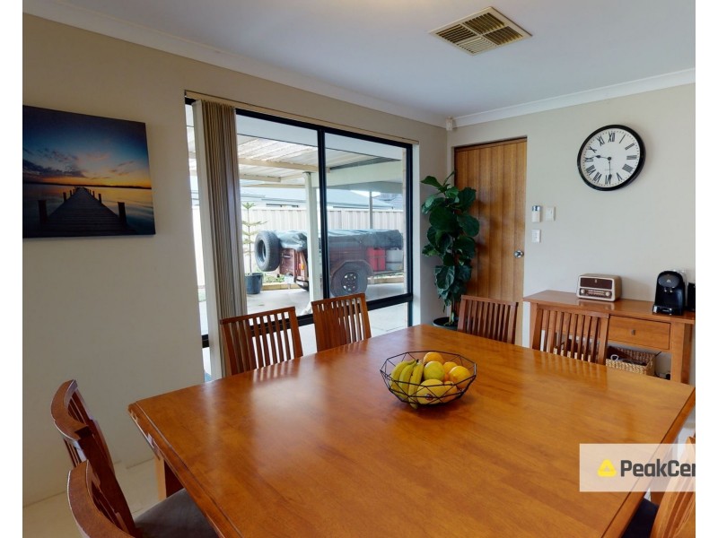 8 Nenagh Close, Orelia WA 6167
