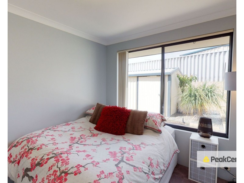 8 Nenagh Close, Orelia WA 6167