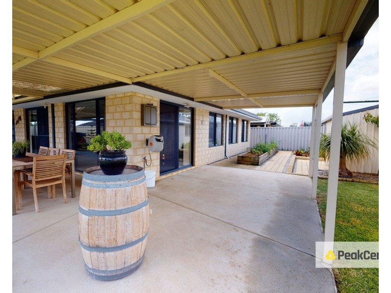 8 Nenagh Close, Orelia WA 6167
