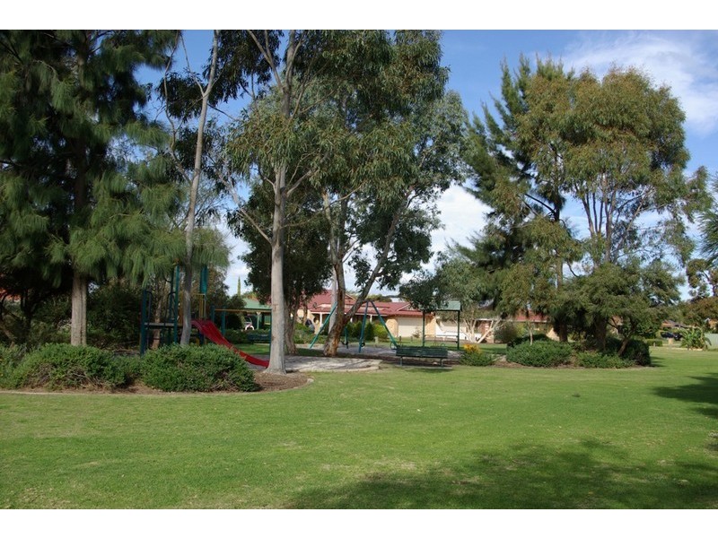 16 Carlhausen Close, Atwell WA 6164