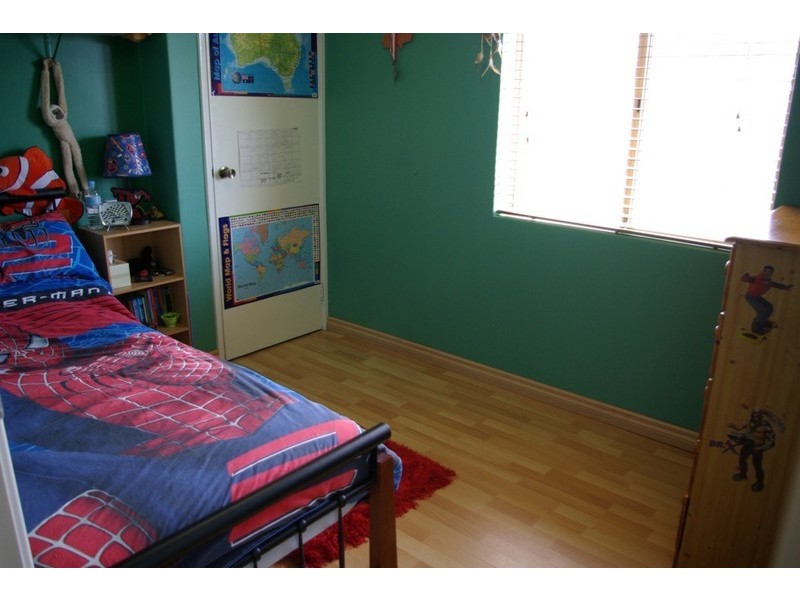 16 Carlhausen Close, Atwell WA 6164