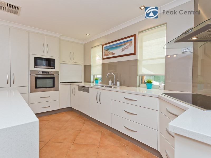 19 Callistemon Approach, Atwell WA 6164