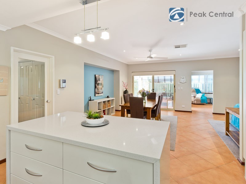 19 Callistemon Approach, Atwell WA 6164