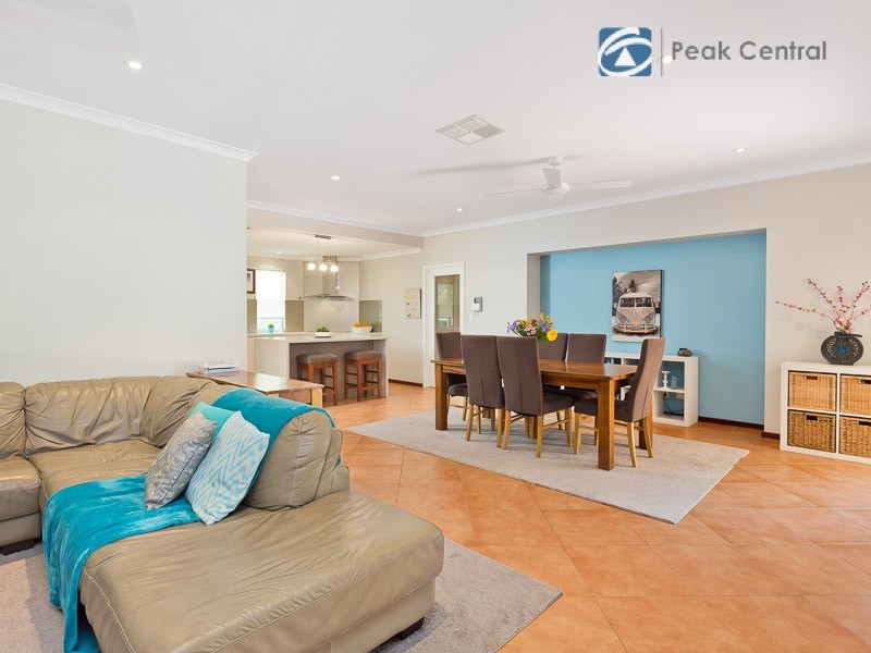19 Callistemon Approach, Atwell WA 6164