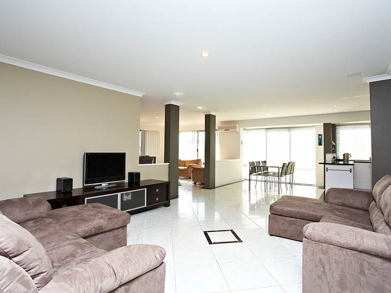 30 Fleet Circle, High Wycombe WA 6057