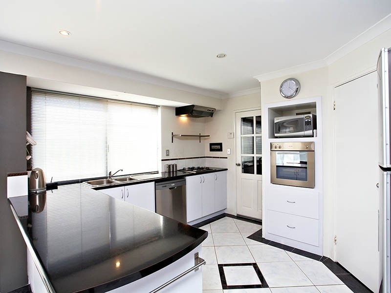 30 Fleet Circle, High Wycombe WA 6057