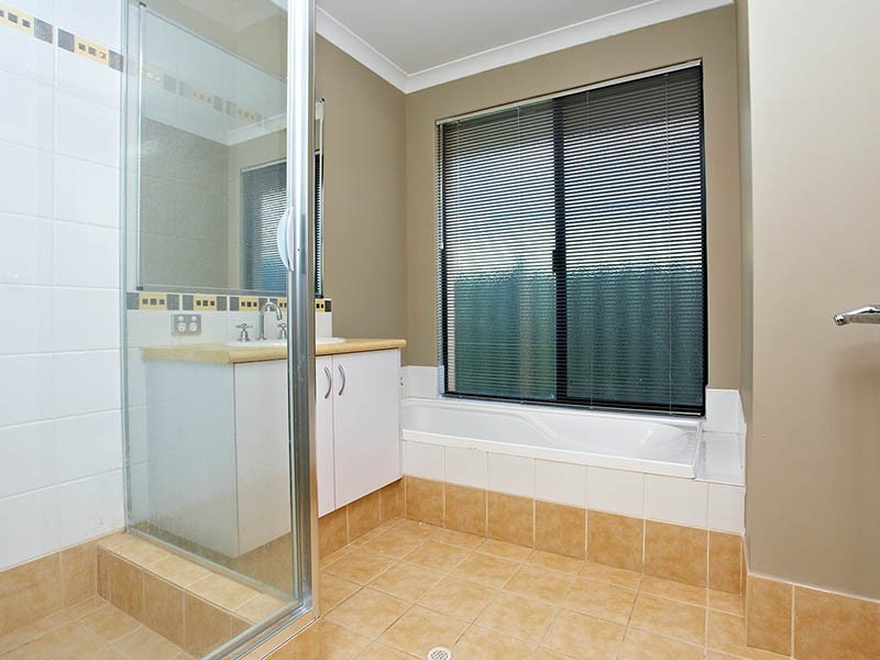 30 Fleet Circle, High Wycombe WA 6057