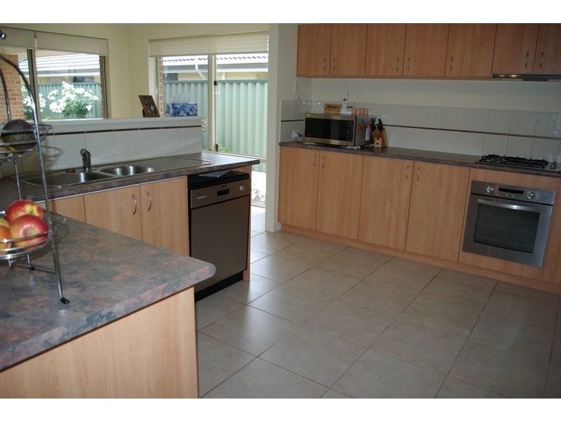 38 Blue Mountain Circuit, Aubin Grove WA 6164