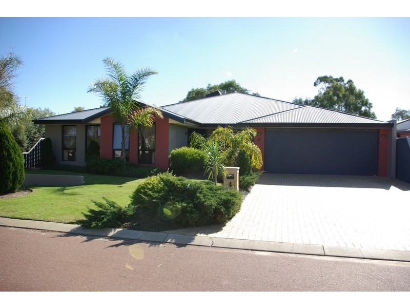 4 Lakehurst Way, Atwell WA 6164