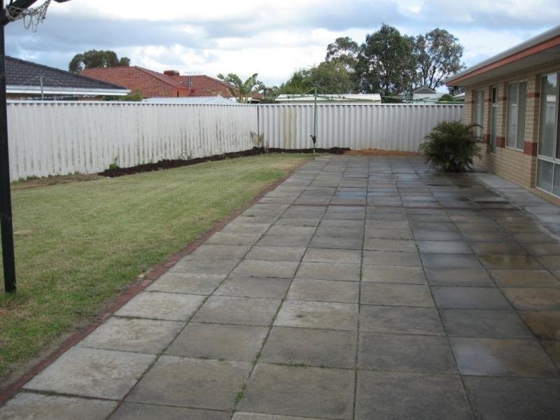 15 Carlhausen Close, Atwell WA 6164