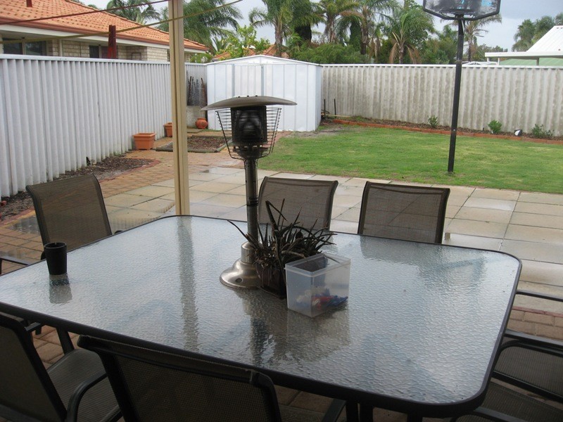 15 Carlhausen Close, Atwell WA 6164
