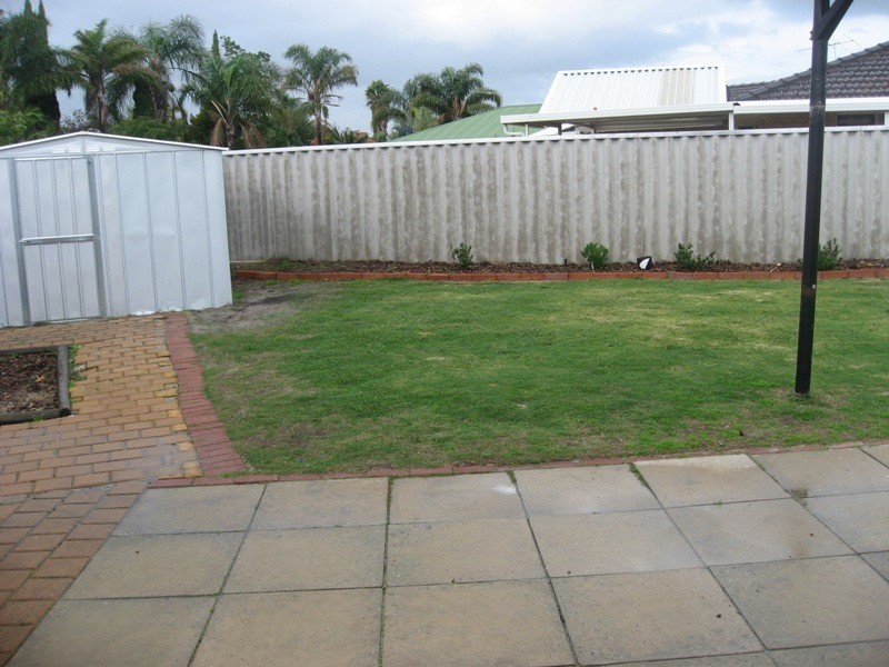 15 Carlhausen Close, Atwell WA 6164