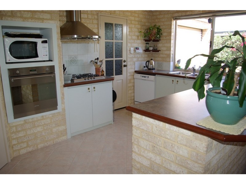 24 Strand Close, Atwell WA 6164