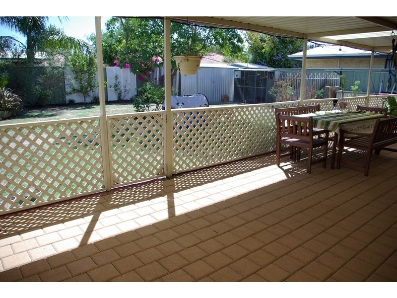 24 Strand Close, Atwell WA 6164
