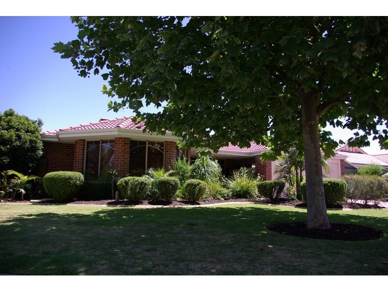 8 Turnbull Close, Atwell WA 6164
