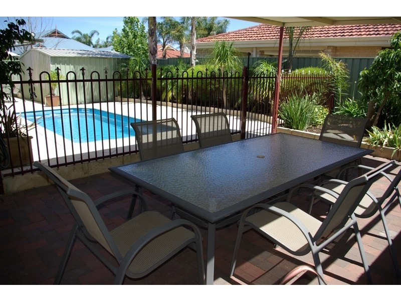 8 Turnbull Close, Atwell WA 6164