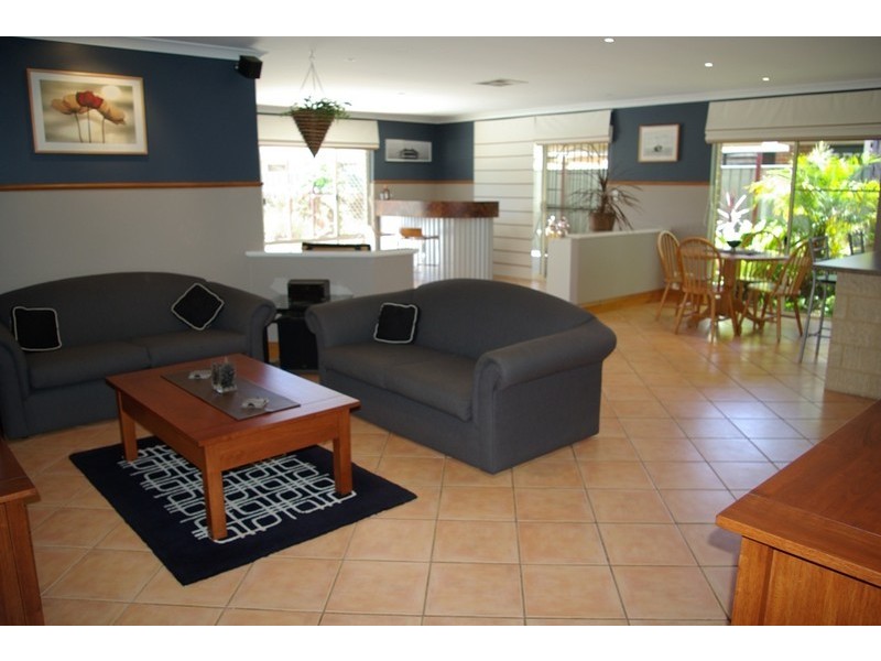 8 Turnbull Close, Atwell WA 6164