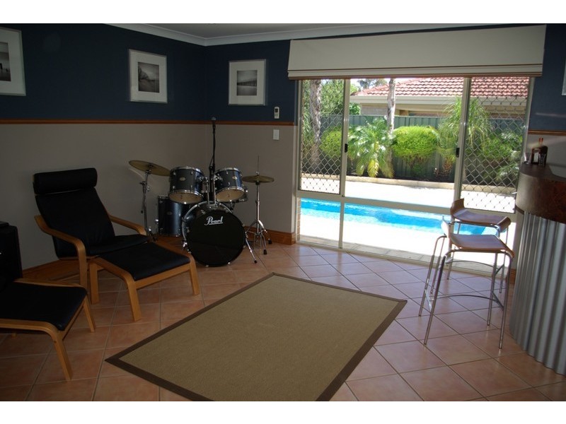 8 Turnbull Close, Atwell WA 6164
